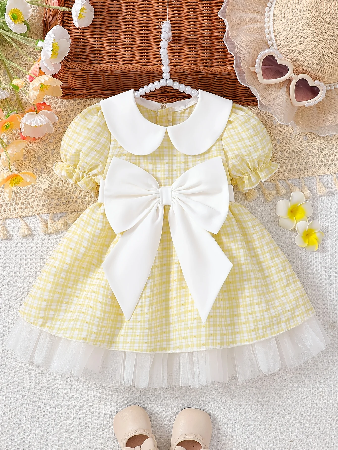 Летнее платье для девочек с милым бантом и рюшами на воротнике, из сетчатой ткани, нежное и очаровательное, для прогулок, вечеринок, встреч, в подарок на день рождения
Летнее платье для девочек с милым бантом и рюшами на воротнике, из сетчатой ткани, нежное и очаровательное, для прогулок, вечеринок, встреч, в подарок на день рождения