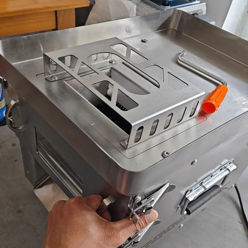 Professional Commercial Meat Slicing Machine Electric Meat Cutter for Deli Bacon Ham Frozen Meat Hotel
Professional Commercial Meat Slicing Machine Electric Meat Cutter for Deli Bacon Ham Frozen Meat Hotel