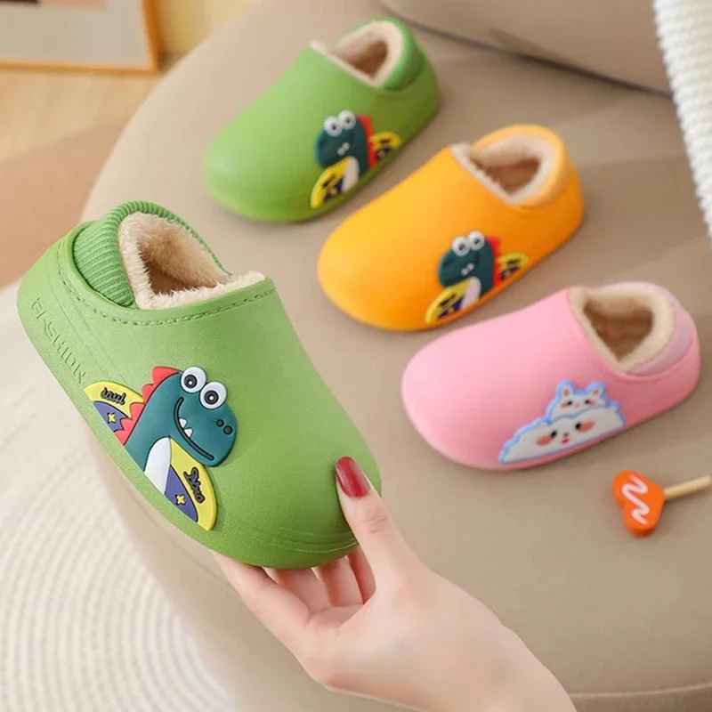 Хлопковые тапочки на осень и зиму, новые водонепроницаемые и милые детские домашние и уличные противоскользящие мягкие подошвы с теплым плюшем
Хлопковые тапочки на осень и зиму, новые водонепроницаемые и милые детские домашние и уличные противоскользящие мягкие подошвы с теплым плюшем