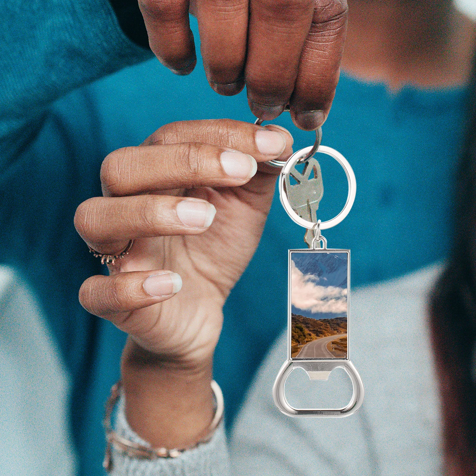 10Pcs Portable Bottle Openers Keychain Zinc Alloy Wear Resistant Beer Accessories Multi Function for Camping Bar Travel
10Pcs Portable Bottle Openers Keychain Zinc Alloy Wear Resistant Beer Accessories Multi Function for Camping Bar Travel