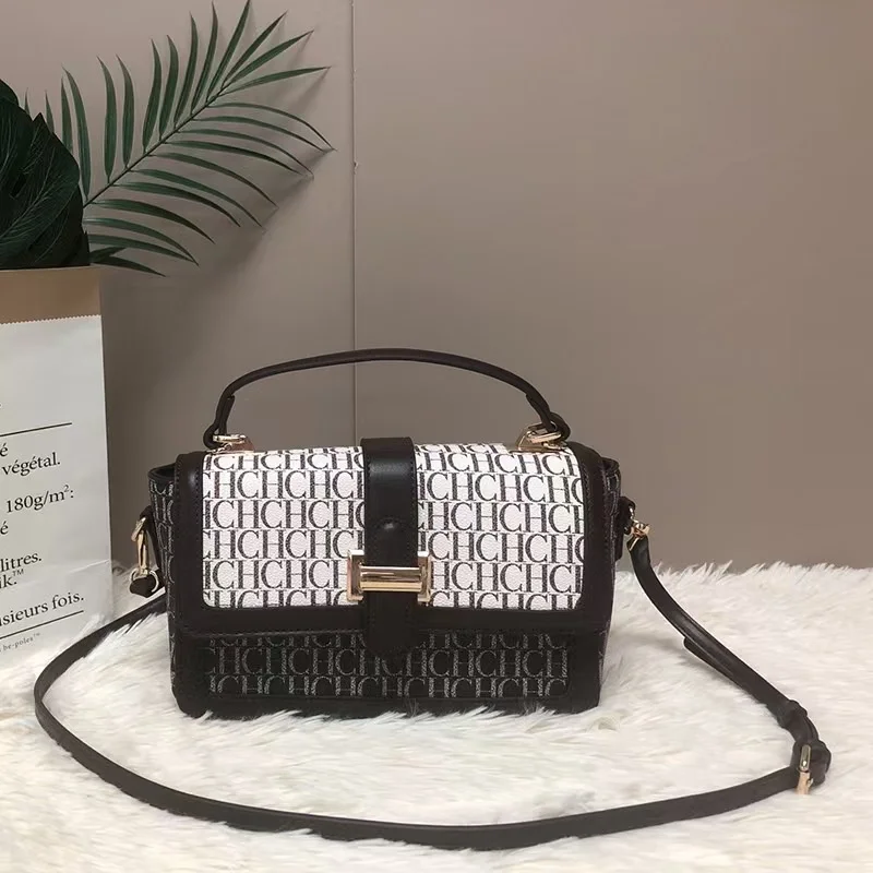 CHCH High-end Feel 2025 New Style Printed Chanel-inspired Color-blocked Handheld Small Square Bag French Single bolsos mujer
CHCH High-end Feel 2025 New Style Printed Chanel-inspired Color-blocked Handheld Small Square Bag French Single bolsos mujer