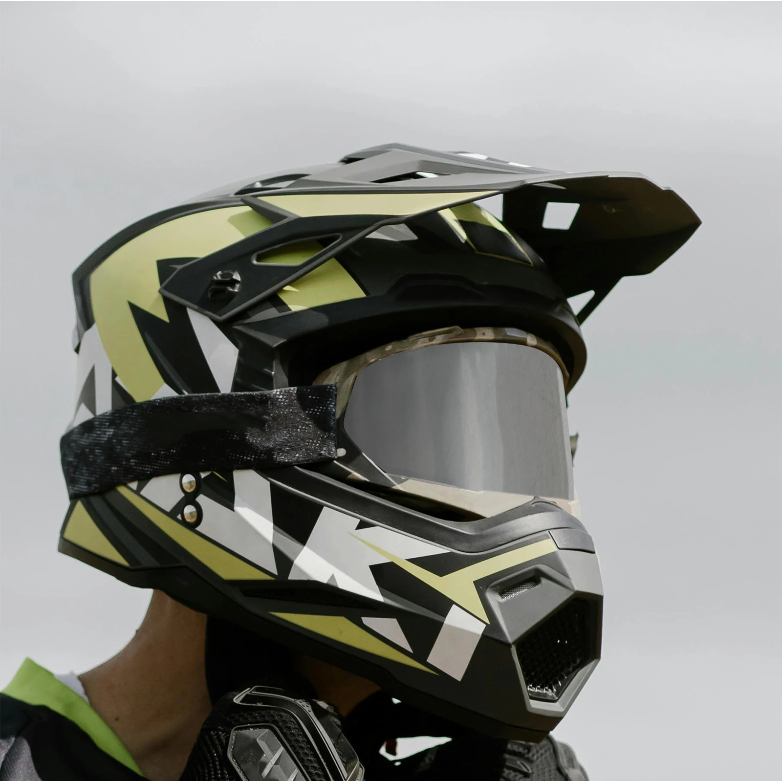 Rainproof Film Motorcycle Electric Scooter UV Protection Anti Replacement Visor Protective Clear View Riding
Rainproof Film Motorcycle Electric Scooter UV Protection Anti Replacement Visor Protective Clear View Riding