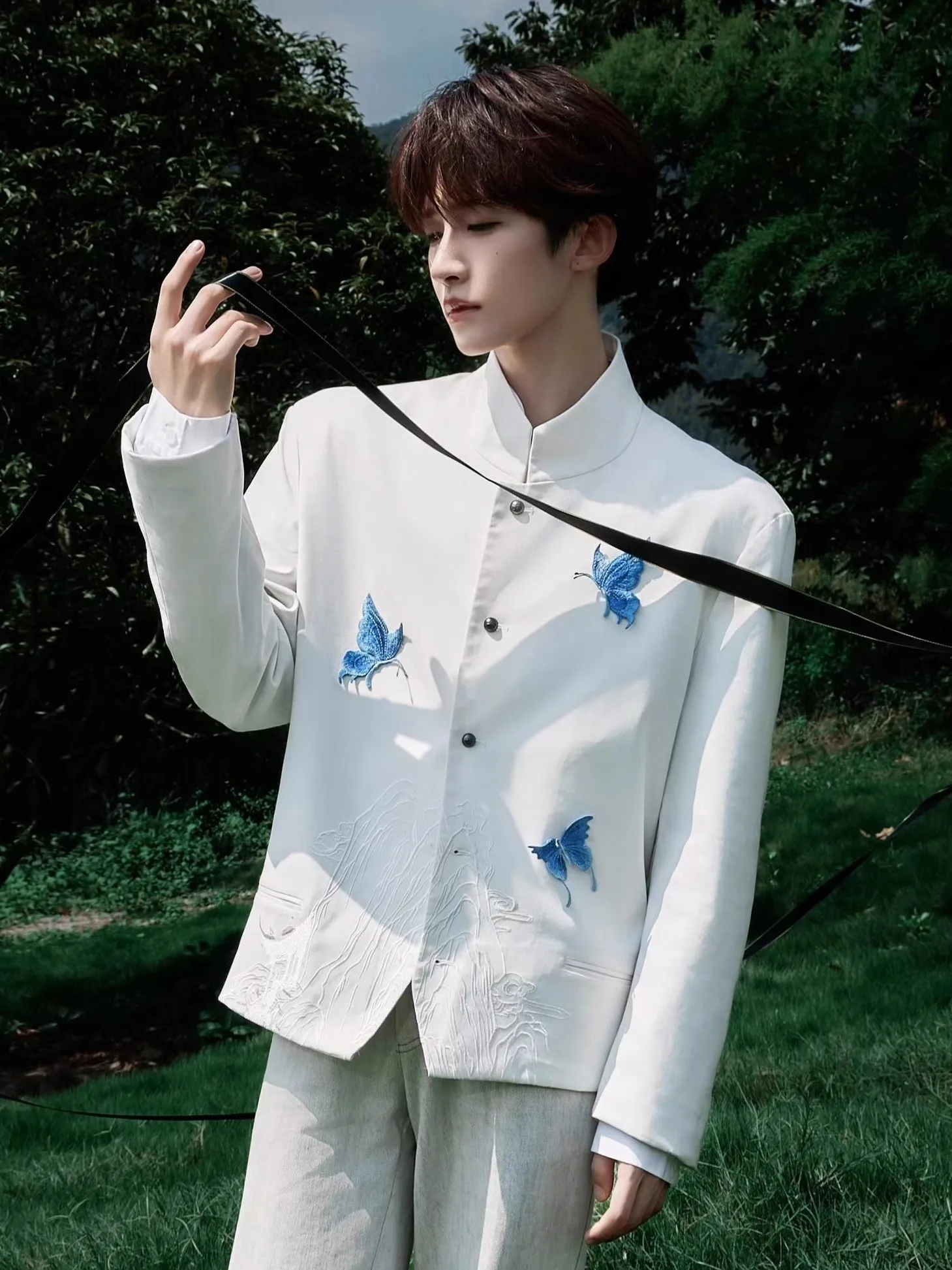 Ele Embroidery Stand Collar Men's Suit Traditional Chinese Sle White Casual Western Coat Trendy Brand
Ele Embroidery Stand Collar Men's Suit Traditional Chinese Sle White Casual Western Coat Trendy Brand