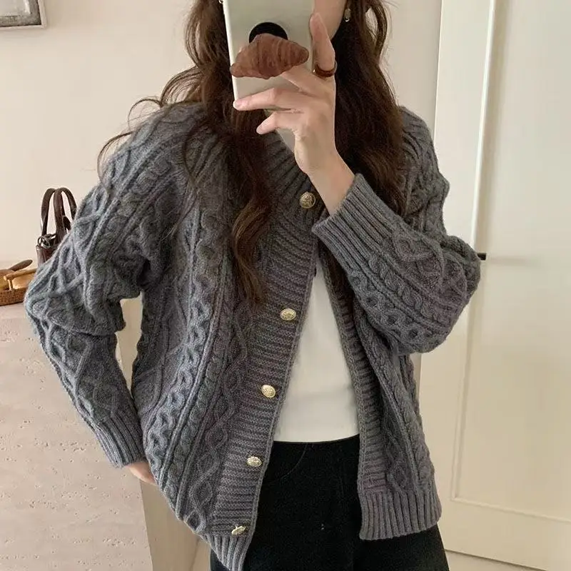 Fashion Knitting Fried Dough Twists Sweater Thickened Coat Autumn/Winter 2025 Loose Casual Cardigan Women'S Top 
Fashion Knitting Fried Dough Twists Sweater Thickened Coat Autumn/Winter 2025 Loose Casual Cardigan Women'S Top