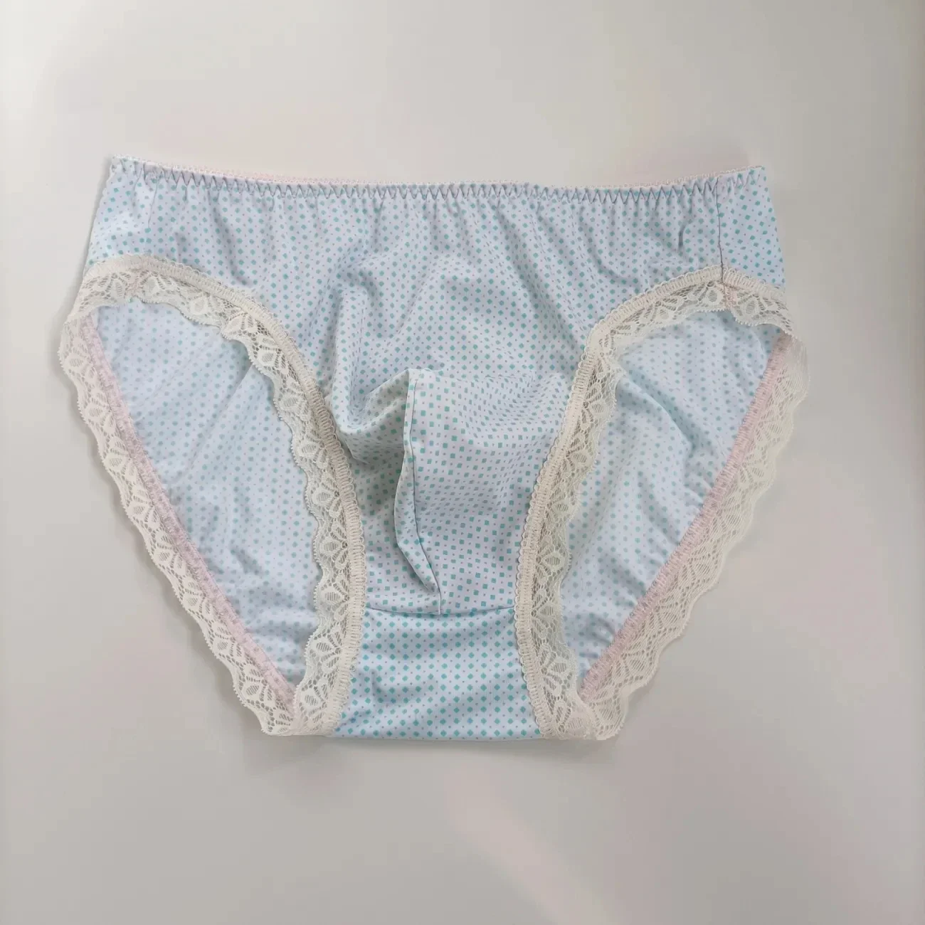 Man Sexy Lace Dots Milk Silk Soft Briefs Feminization Low Waist Panties BF Gift
Man Sexy Lace Dots Milk Silk Soft Briefs Feminization Low Waist Panties BF Gift