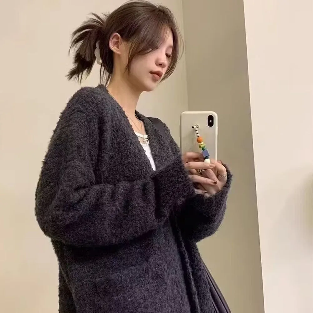 2024 autumn and winter new women's casual fashion slim Joker solid color pocket long sleeve knit sweater cardigan coat.
2024 autumn and winter new women's casual fashion slim Joker solid color pocket long sleeve knit sweater cardigan coat.