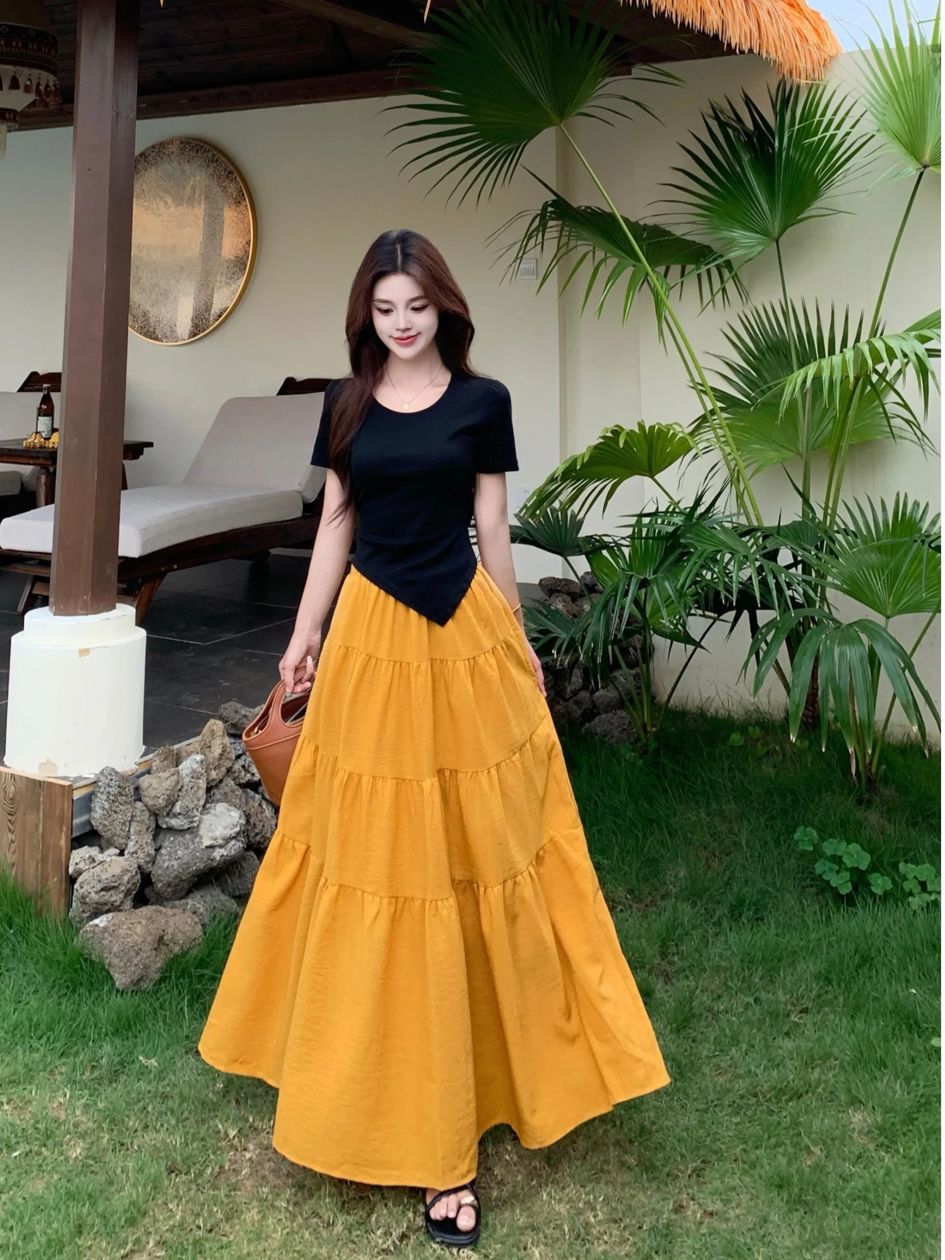 plus Size Women's Summer New Style High Waist Cover Hip Short Sleeve T-Shirt And Midi Skirt Set Comfortable Commute Korean Style
plus Size Women's Summer New Style High Waist Cover Hip Short Sleeve T-Shirt And Midi Skirt Set Comfortable Commute Korean Style