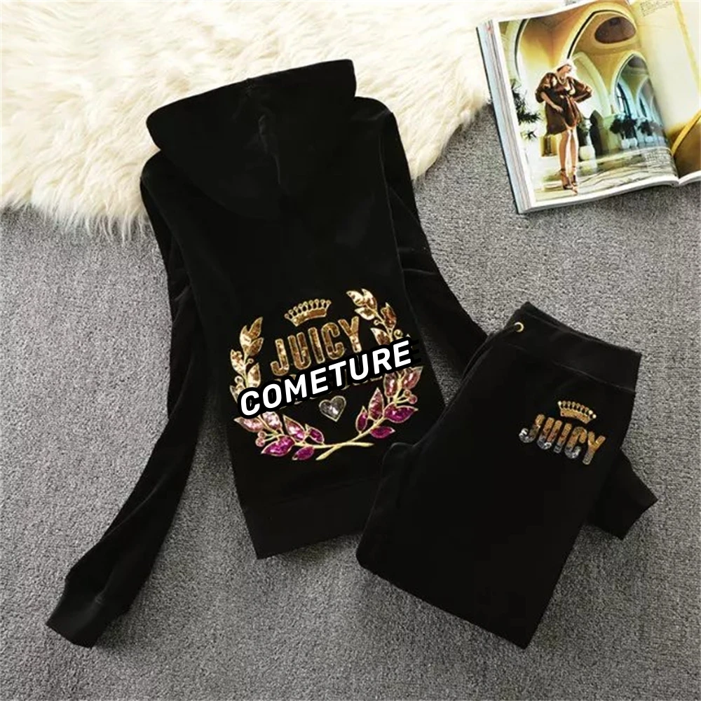 Бархатный спортивный костюм Juicy Cometure с блестками и трехмерным узором, толстовка с капюшоном, повседневные спортивные брюки, женский бархатный костюм
Бархатный спортивный костюм Juicy Cometure с блестками и трехмерным узором, толстовка с капюшоном, повседневные спортивные брюки, женский бархатный костюм