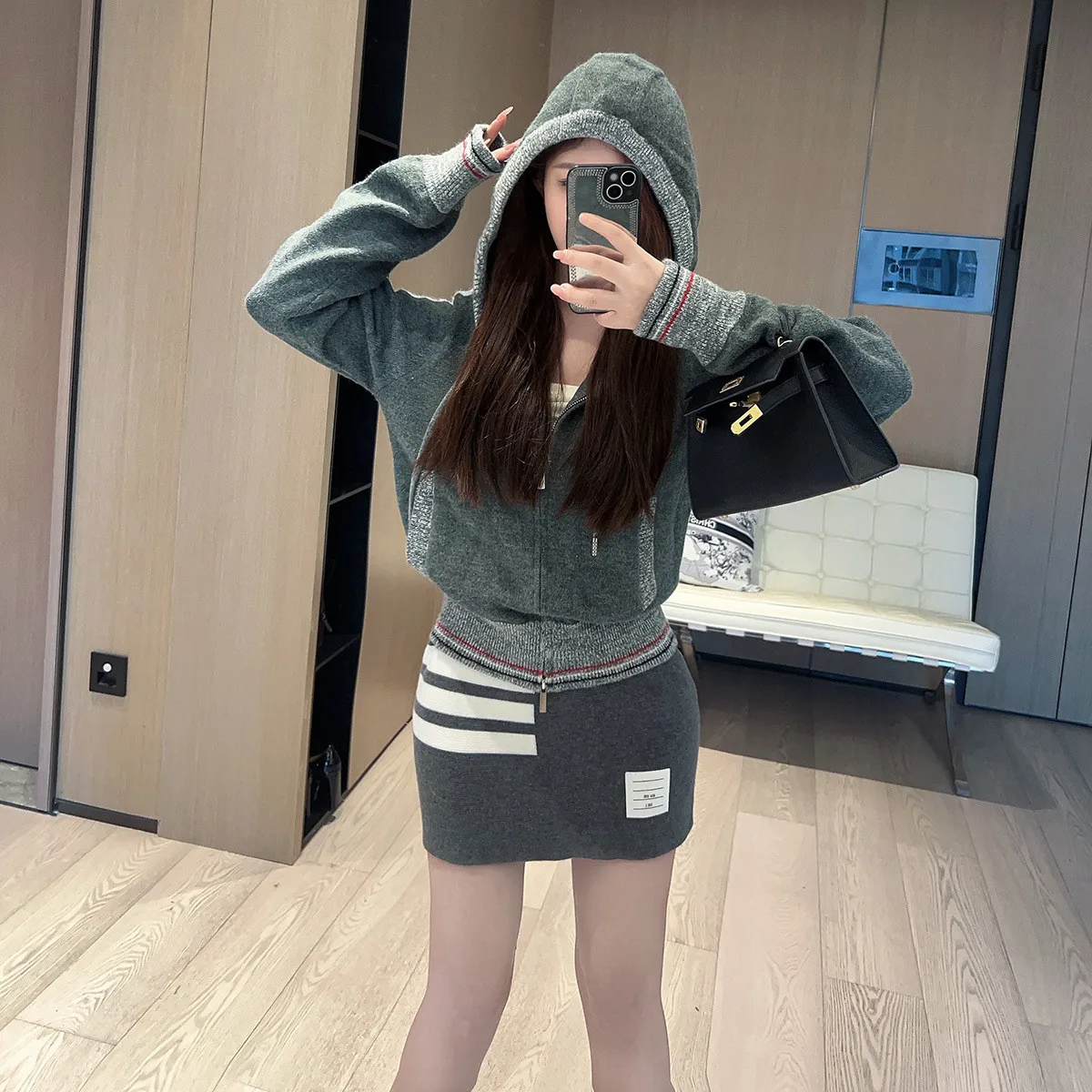 Высококачественная шерстяная толстовка с капюшоном, вязаная повседневная толстовка для колледжа, осенне-зимний кардиган на молнии, куртка со съемным капюшоном, женская...
Высококачественная шерстяная толстовка с капюшоном, вязаная повседневная толстовка для колледжа, осенне-зимний кардиган на молнии, куртка со съемным капюшоном, женская...