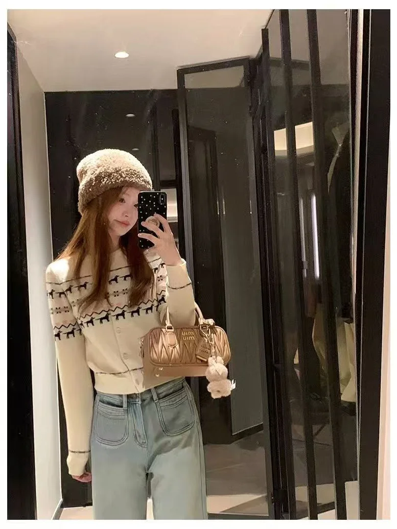 Вязаный кардиган Ele с длинными рукавами и круглым вырезом для женщин: мягкий, уютный, осенне-зимний, новинка, модный дизайн
Вязаный кардиган Ele с длинными рукавами и круглым вырезом для женщин: мягкий, уютный, осенне-зимний, новинка, модный дизайн