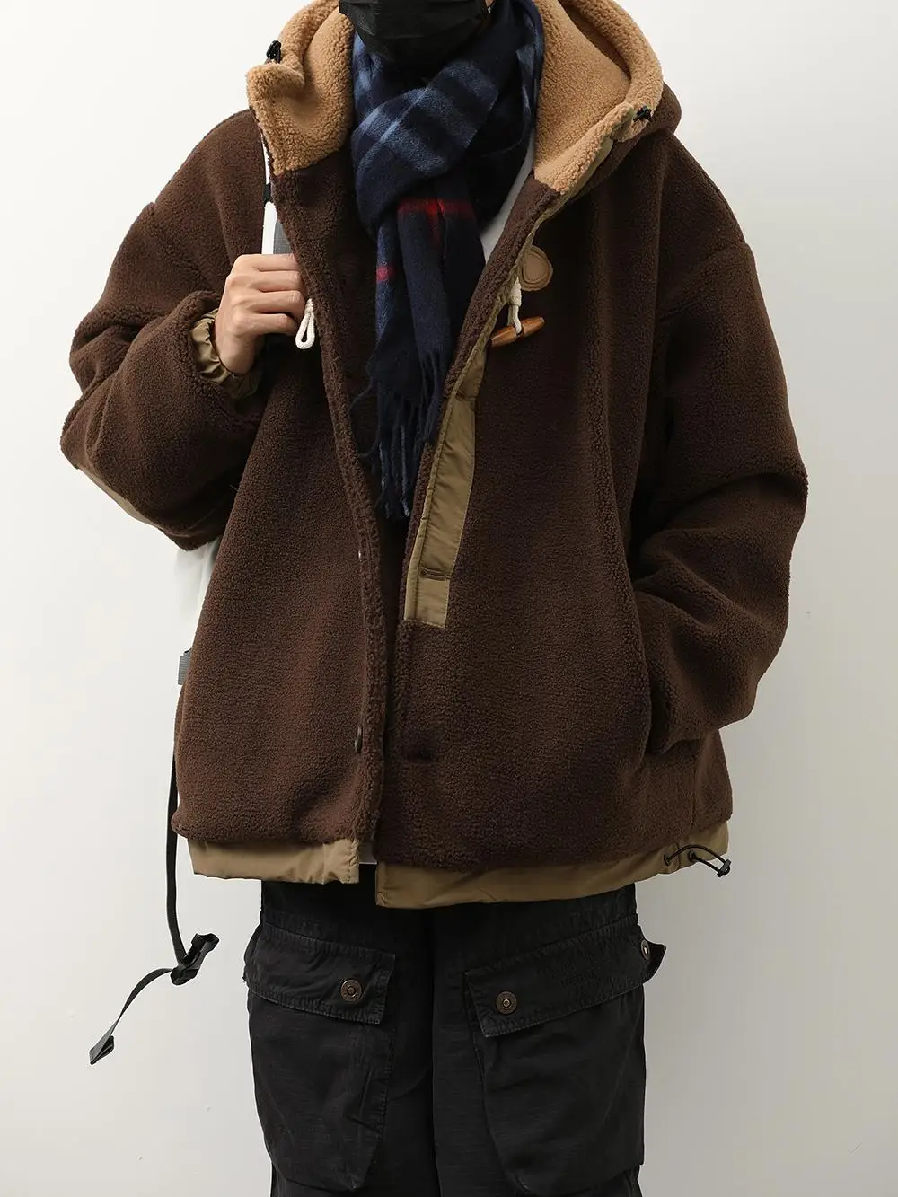 Зимняя мужская куртка LH Store в японском стиле с мехом ягненка, утепленная, свободного кроя, на флисовой подкладке, с капюшоном, хлопковое пальто, верхняя одежда
Зимняя мужская куртка LH Store в японском стиле с мехом ягненка, утепленная, свободного кроя, на флисовой подкладке, с капюшоном, хлопковое пальто, верхняя одежда