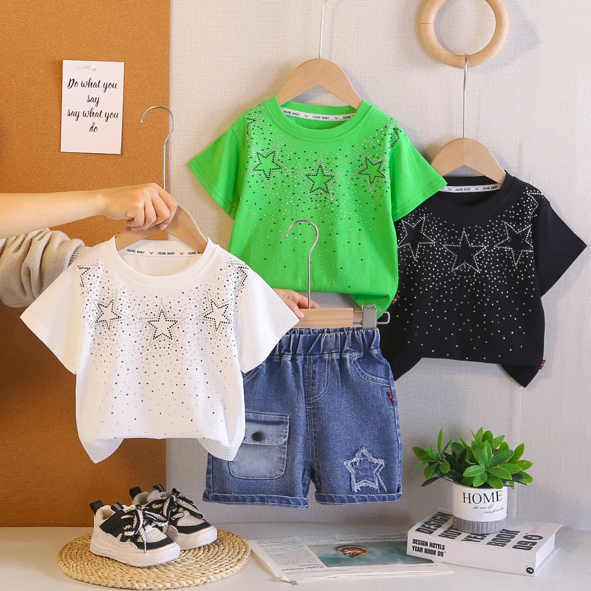 Baby Boys Outfits Summer Fashion Boys Clothing Sets Children Rhinestone Decoration T shirts+Denim Shorts 2Pcs Suit 1-5 Years
Baby Boys Outfits Summer Fashion Boys Clothing Sets Children Rhinestone Decoration T shirts+Denim Shorts 2Pcs Suit 1-5 Years