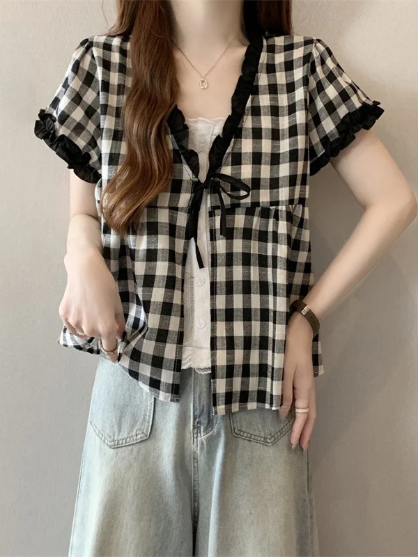 Black White Plaid Ruffle Sleeve Short Shirt Women's Summer Vintage Doll Shirt Fake Two-Piece Top Korean Style Loose Fit
Black White Plaid Ruffle Sleeve Short Shirt Women's Summer Vintage Doll Shirt Fake Two-Piece Top Korean Style Loose Fit