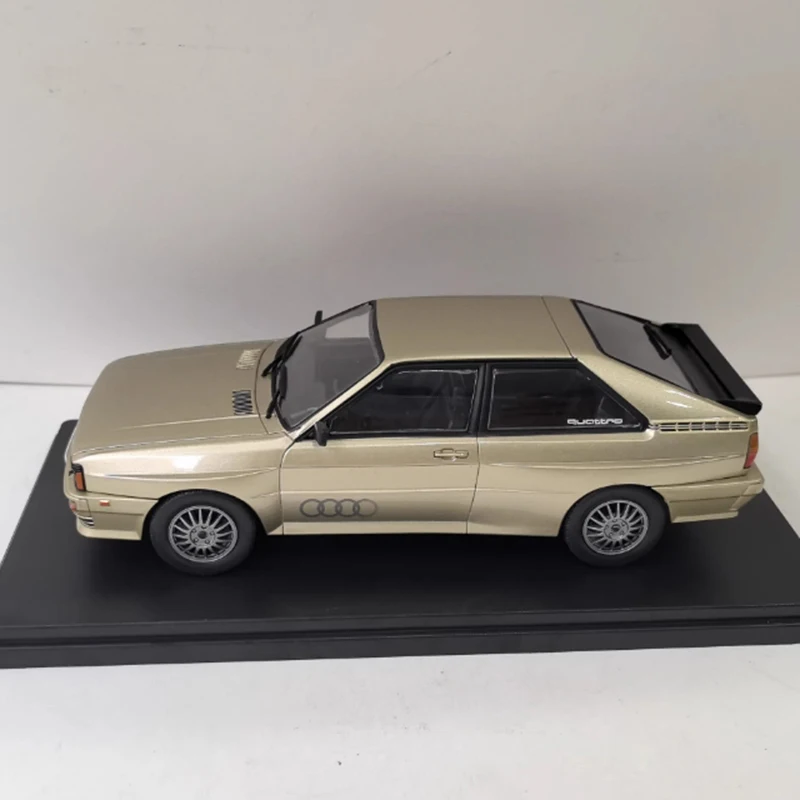 WHITEBOX масштаб 1/24 quattro сплав имитация модели автомобиля статическая коллекция украшенные праздничные подарки игрушки сувенирный подарок 
WHITEBOX масштаб 1/24 quattro сплав имитация модели автомобиля статическая коллекция украшенные праздничные подарки игрушки сувенирный подарок