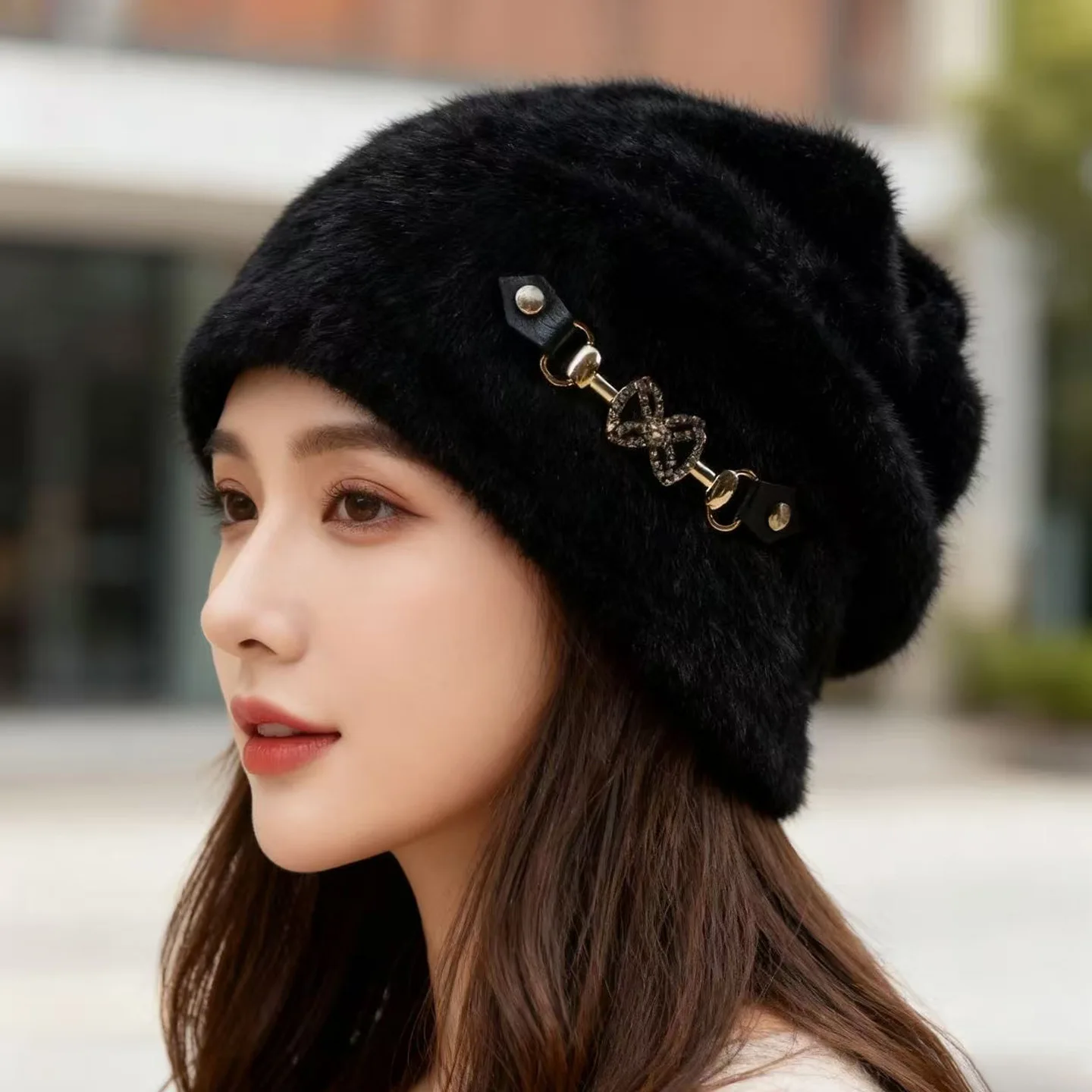 Женская зимняя теплая шерстяная шапка-бини с утолщением и логотипом, модная, с защитой ушей, для защиты от холода
Женская зимняя теплая шерстяная шапка-бини с утолщением и логотипом, модная, с защитой ушей, для защиты от холода