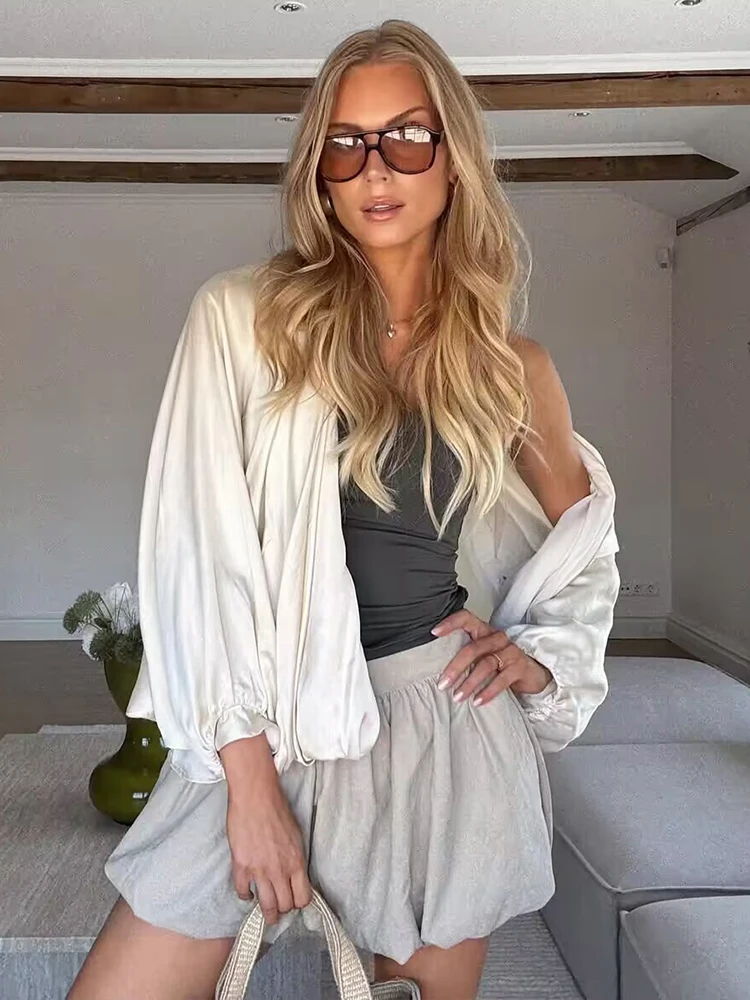 Chic Casual Soft Bomber Jackets Women Long Lantern Sleeve Oversized Spring Autumn Coats Fashion 2025 Streetwear Zipper Outerwear
Chic Casual Soft Bomber Jackets Women Long Lantern Sleeve Oversized Spring Autumn Coats Fashion 2025 Streetwear Zipper Outerwear