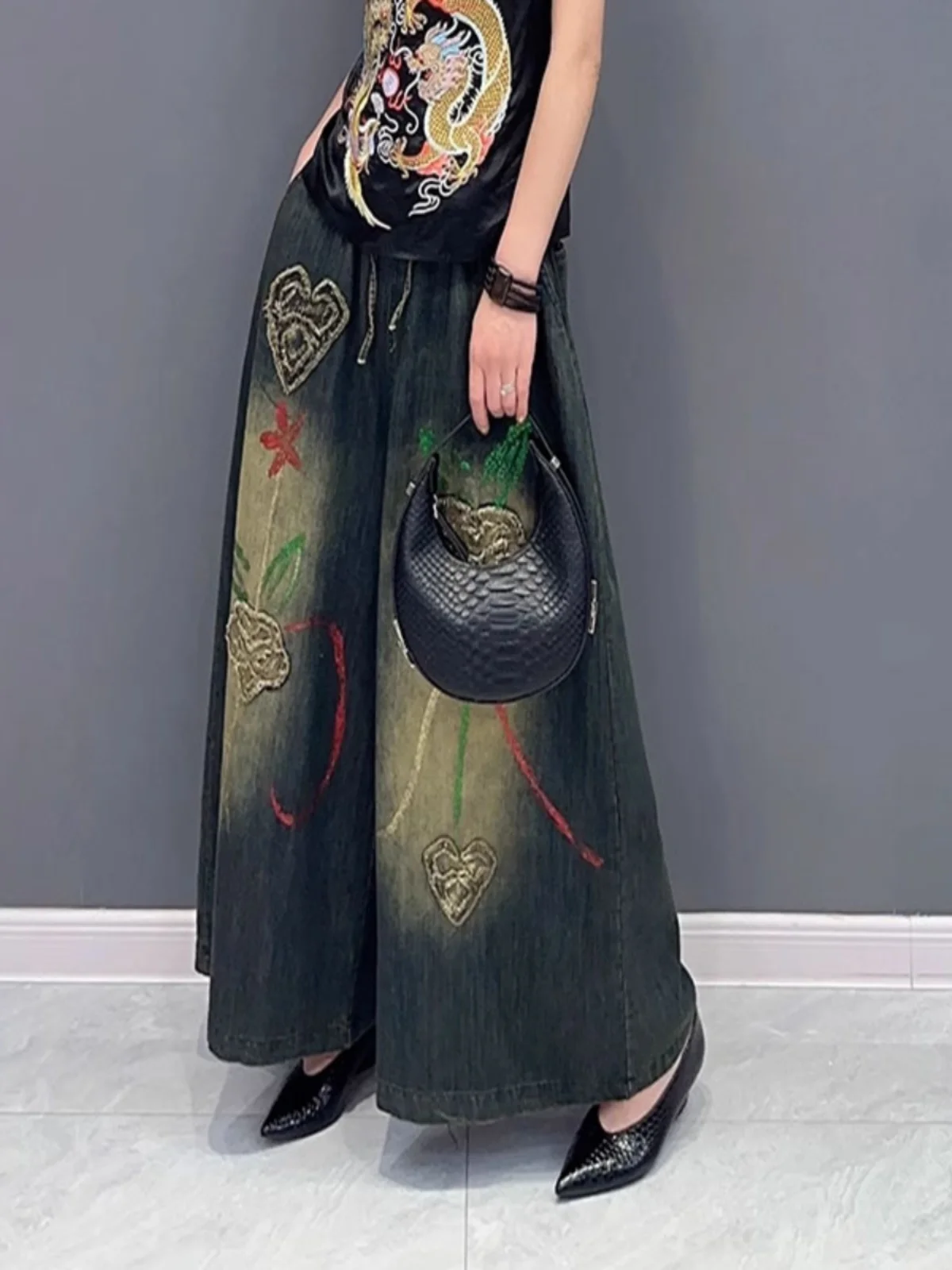 East Gate Spring 2026 Casual Embroidered Floral Slimming Wide Leg Jeans Women's Fashionable Versatile Cotton Stretch Denim
East Gate Spring 2026 Casual Embroidered Floral Slimming Wide Leg Jeans Women's Fashionable Versatile Cotton Stretch Denim