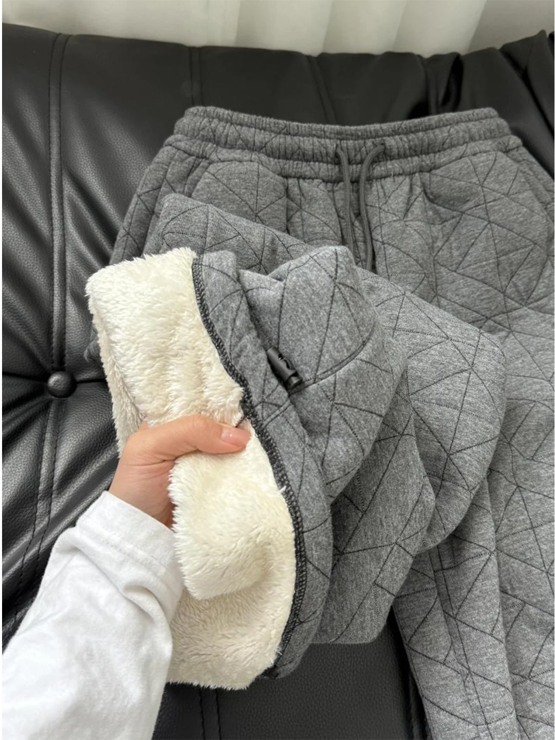 Зимние хлопковые брюки Deep ey с ромбовидным узором, мужские повседневные брюки прямого кроя для защиты от холода на открытом воздухе
Зимние хлопковые брюки Deep ey с ромбовидным узором, мужские повседневные брюки прямого кроя для защиты от холода на открытом воздухе