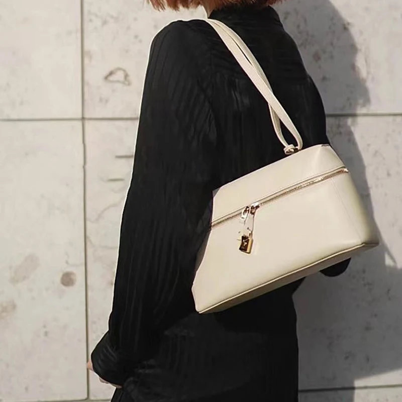 New Women's Small Square Baotou Layered Leather Women's Bag Luxury Handbag Single Shoulder Crossbody Bag
New Women's Small Square Baotou Layered Leather Women's Bag Luxury Handbag Single Shoulder Crossbody Bag
