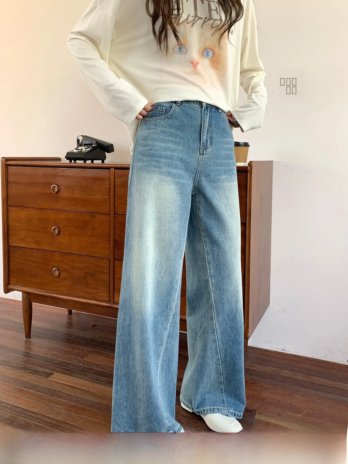 Женские джинсы Street Sle, белые, с высокой талией, свободного кроя, винтажные, с эффектом потертости, синие, осенние, повседневные, свободные джинсы
Женские джинсы Street Sle, белые, с высокой талией, свободного кроя, винтажные, с эффектом потертости, синие, осенние, повседневные, свободные джинсы