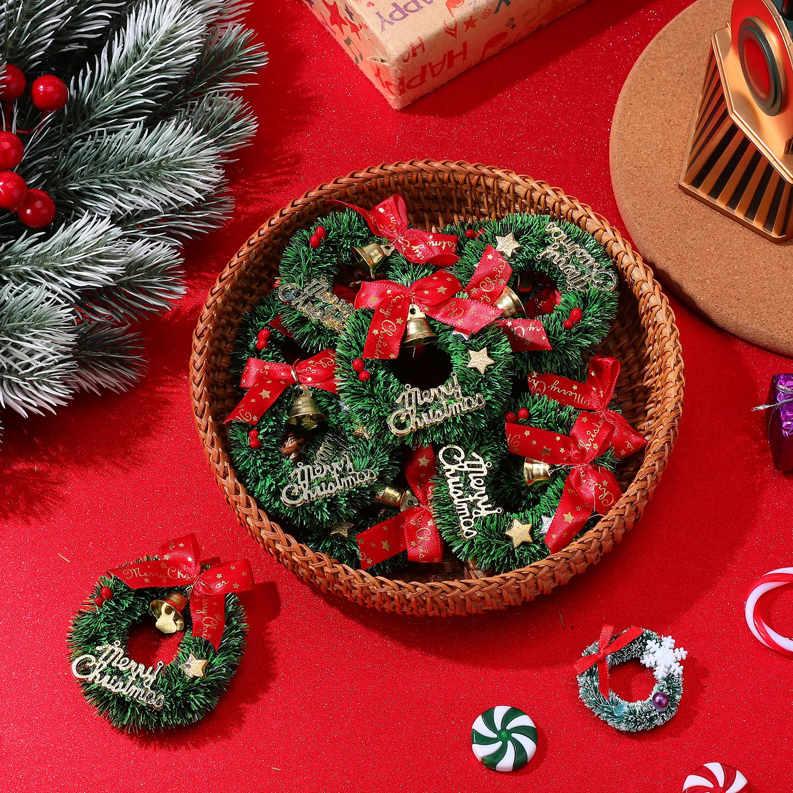 Miniature Christmas Wreath Set 10pcs with Pine Cone Berry Bow DIY Tree Garland Vine Ring Holiday Decoration Festive Craft
Miniature Christmas Wreath Set 10pcs with Pine Cone Berry Bow DIY Tree Garland Vine Ring Holiday Decoration Festive Craft