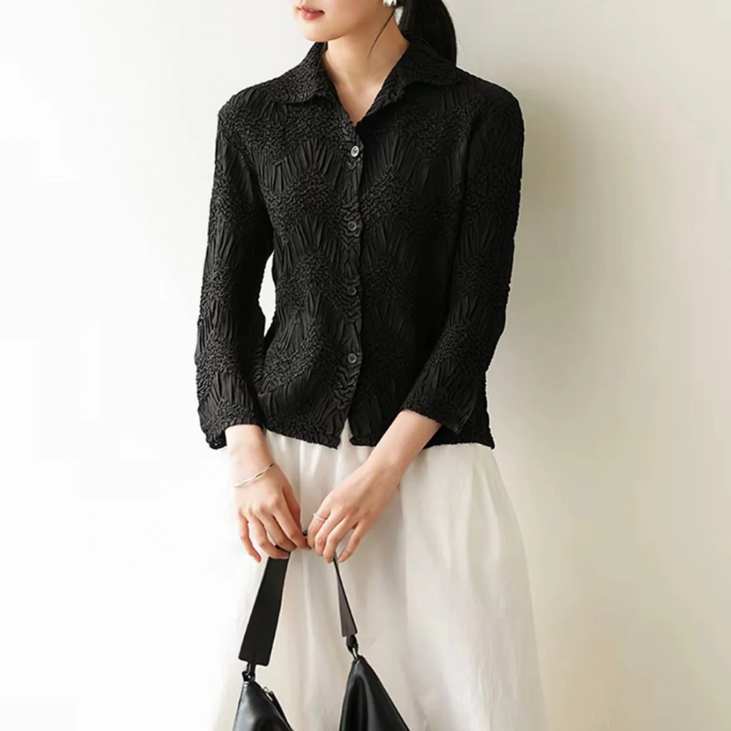 Miyake Pleated Spring and Summer Embroidery Pleated Blouse Women Niche Design Sense Temperament Elegant Single-breasted Tops
Miyake Pleated Spring and Summer Embroidery Pleated Blouse Women Niche Design Sense Temperament Elegant Single-breasted Tops