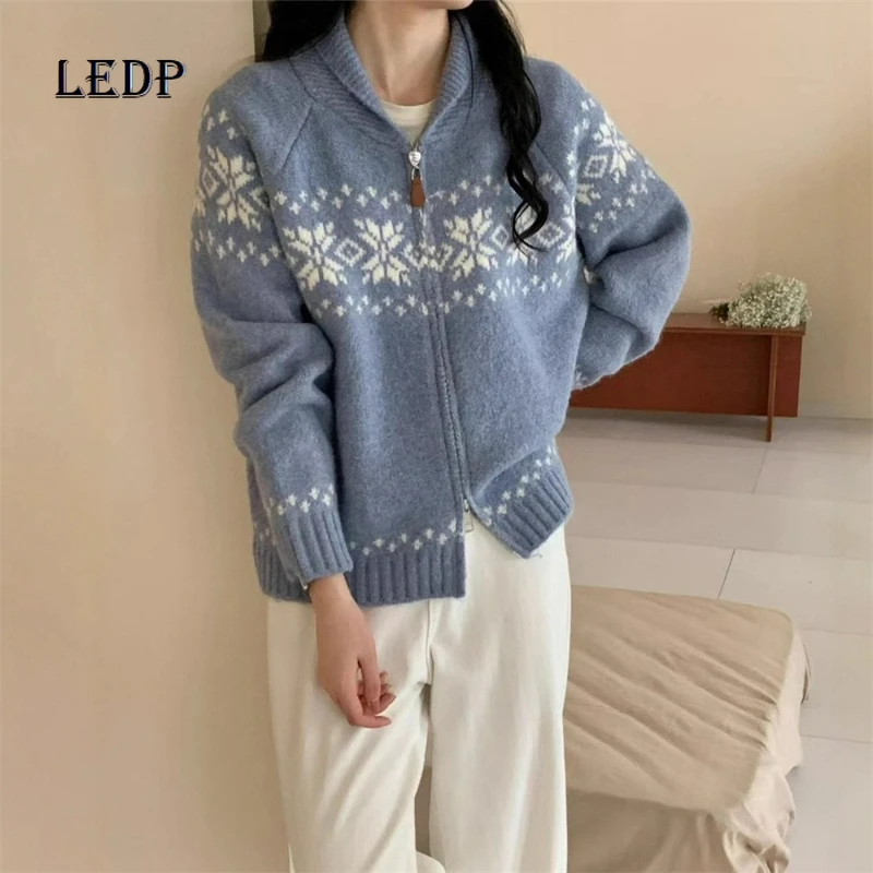 Retro Design Contrasting Color Jacquard Women's Sweater Winter New Versatile Loose Double Zipper Knitted Cardigan Jacket Ladies
Retro Design Contrasting Color Jacquard Women's Sweater Winter New Versatile Loose Double Zipper Knitted Cardigan Jacket Ladies