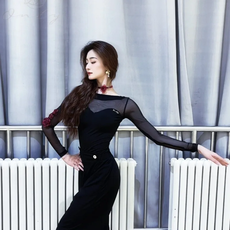 Индивидуальное современное платье для латинских танцев, тренировочный костюм, одежда для выступлений, черный топ с длинными рукавами и розовым узором
Индивидуальное современное платье для латинских танцев, тренировочный костюм, одежда для выступлений, черный топ с длинными рукавами и розовым узором