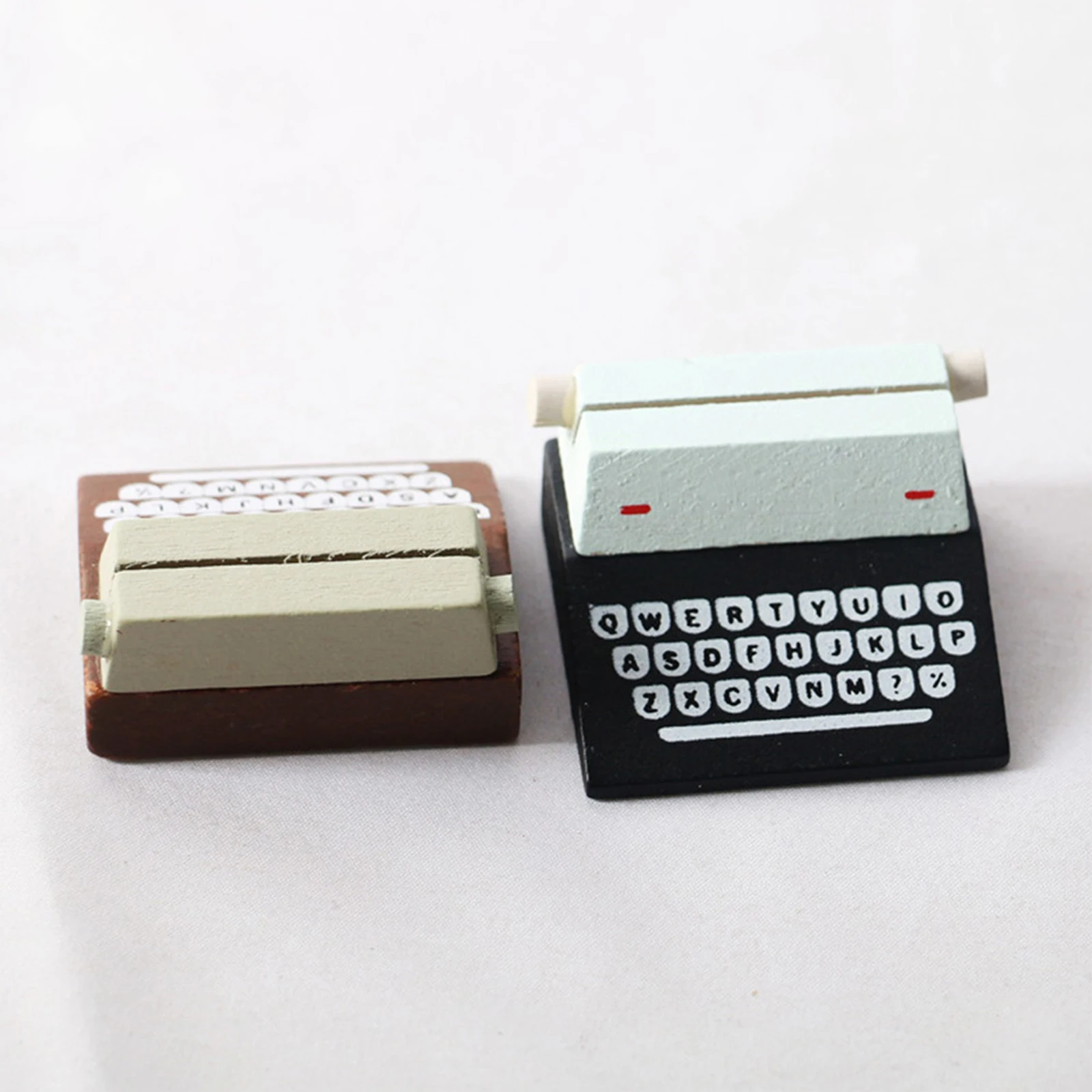 Mini Typewriter Model Retro nament Vintage Home Decor Wood Miniature House Office Bedroom Sitting Room Photo Prop
Mini Typewriter Model Retro nament Vintage Home Decor Wood Miniature House Office Bedroom Sitting Room Photo Prop