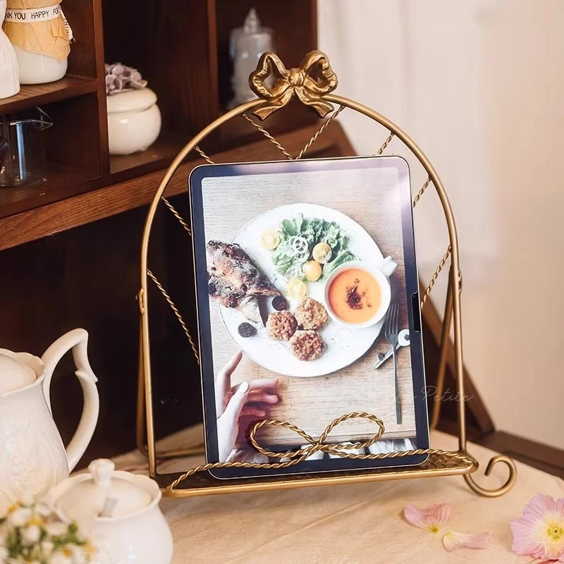 Настольная подставка для хранения, подставка для планшета и кулинарных книг, стеллаж для гостиной, спальни, столовой
Настольная подставка для хранения, подставка для планшета и кулинарных книг, стеллаж для гостиной, спальни, столовой