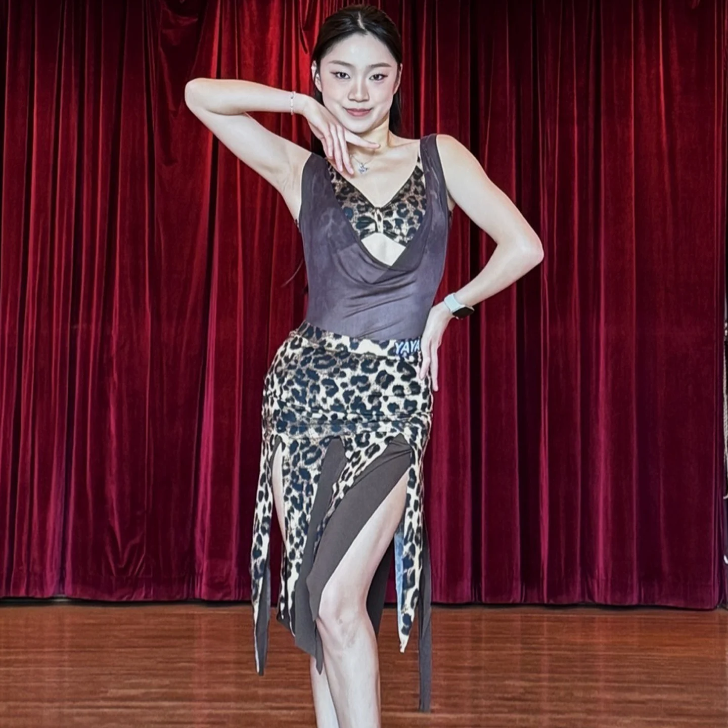 New Latin Dance Clothes Women Competition Dress Mesh Tops Slit Skirt Club Latin Practice Dancewear Performance Dresses DNV23286
New Latin Dance Clothes Women Competition Dress Mesh Tops Slit Skirt Club Latin Practice Dancewear Performance Dresses DNV23286