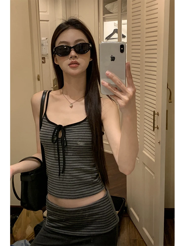 Красный магазин Celebri, новинка 2025, летний женский жилет на бретелях, топ без рукавов, комплект из двух предметов в полоску, верхняя одежда для поездок на работу, Sle
Красный магазин Celebri, новинка 2025, летний женский жилет на бретелях, топ без рукавов, комплект из двух предметов в полоску, верхняя одежда для поездок на работу, Sle