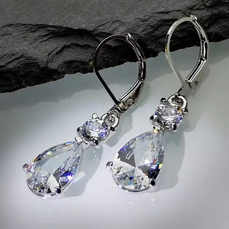 Popular European and American creative pear-shaped long zircon earrings
Popular European and American creative pear-shaped long zircon earrings