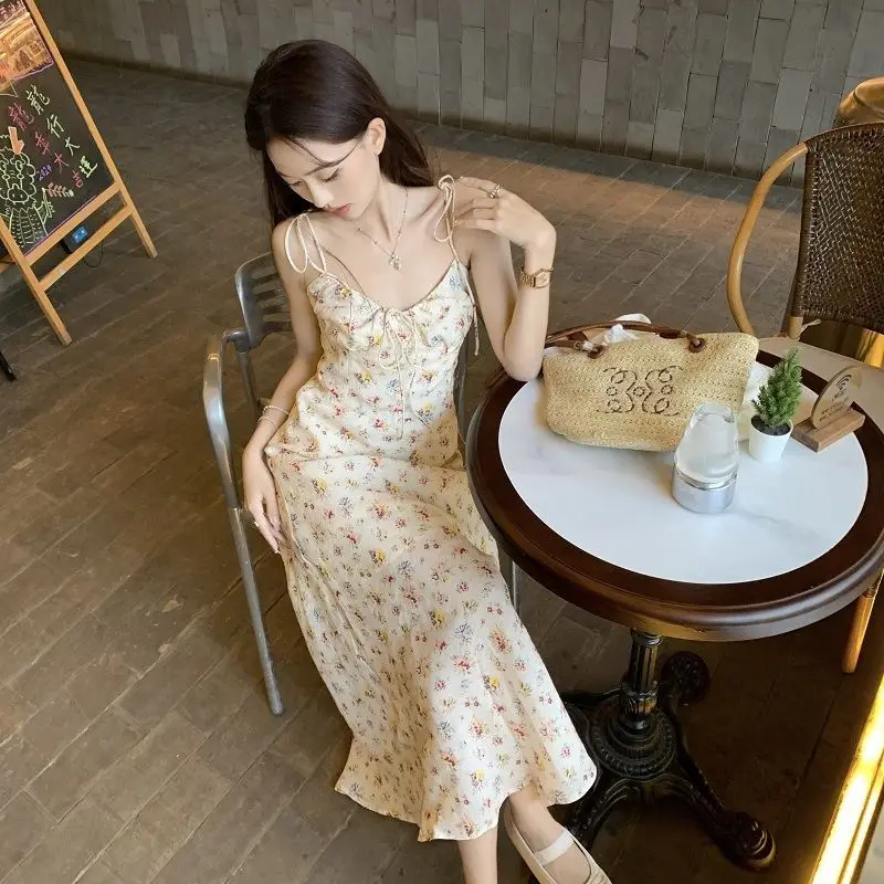 French White Floral Slip Dress for Women, Summer Waist-fitted Long Dress for Seaside Vacation
French White Floral Slip Dress for Women, Summer Waist-fitted Long Dress for Seaside Vacation