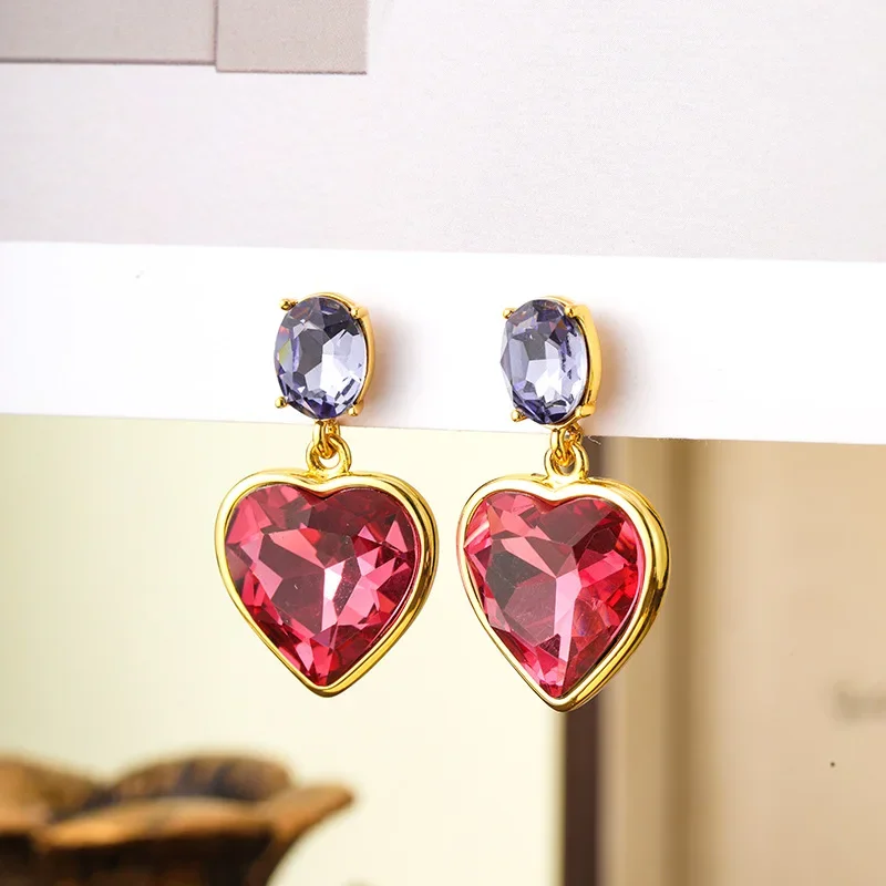 European and American jewelry love crystal glass red earrings women's high-end light luxury medieval earrings
European and American jewelry love crystal glass red earrings women's high-end light luxury medieval earrings