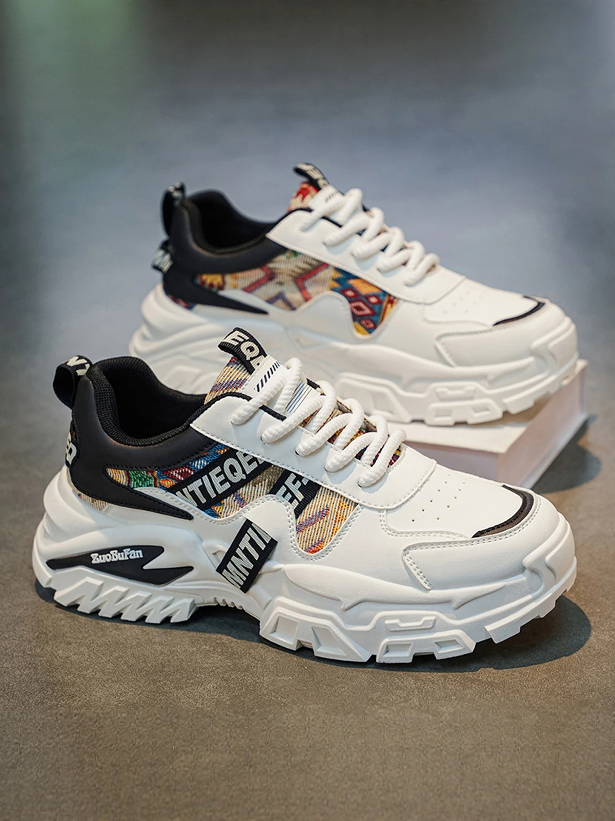 Men's 2026 New Summer Trendy Versatile Running Shoes Low Cut Breathable Technology Color Block Design Sports Casual Shoes
Men's 2026 New Summer Trendy Versatile Running Shoes Low Cut Breathable Technology Color Block Design Sports Casual Shoes