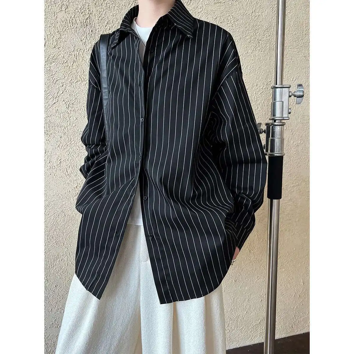 Casual Simple Commuting Collar Striped Shirt for Women's Autumn Temperament, Loose and Slimming Shirt Jacket 9691
Casual Simple Commuting Collar Striped Shirt for Women's Autumn Temperament, Loose and Slimming Shirt Jacket 9691