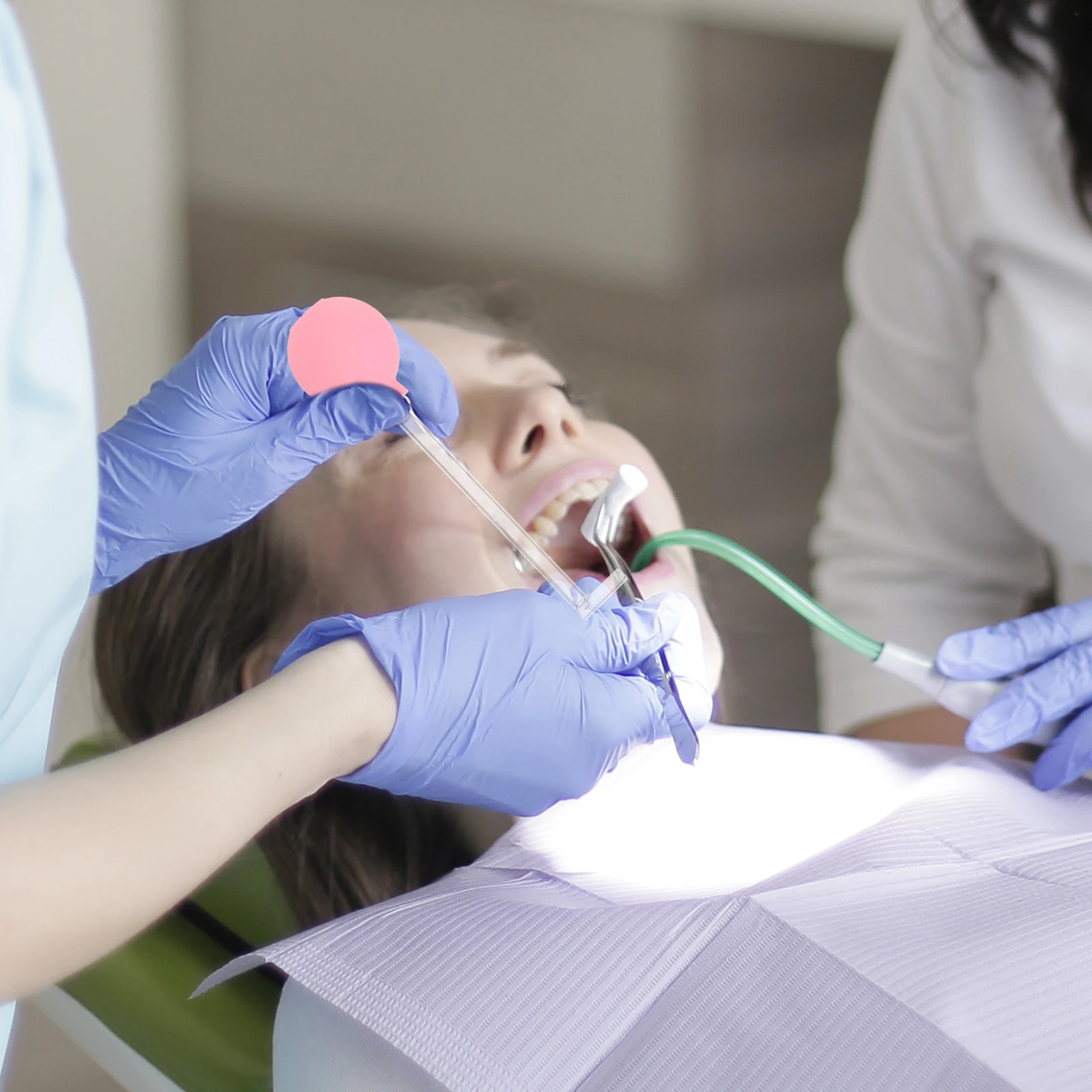 Multi-Functional Oral Cleaner Right Angle Long Tube Design Dual Head Manual Air Pressure Tool for Glass and Dental Care Portable
Multi-Functional Oral Cleaner Right Angle Long Tube Design Dual Head Manual Air Pressure Tool for Glass and Dental Care Portable