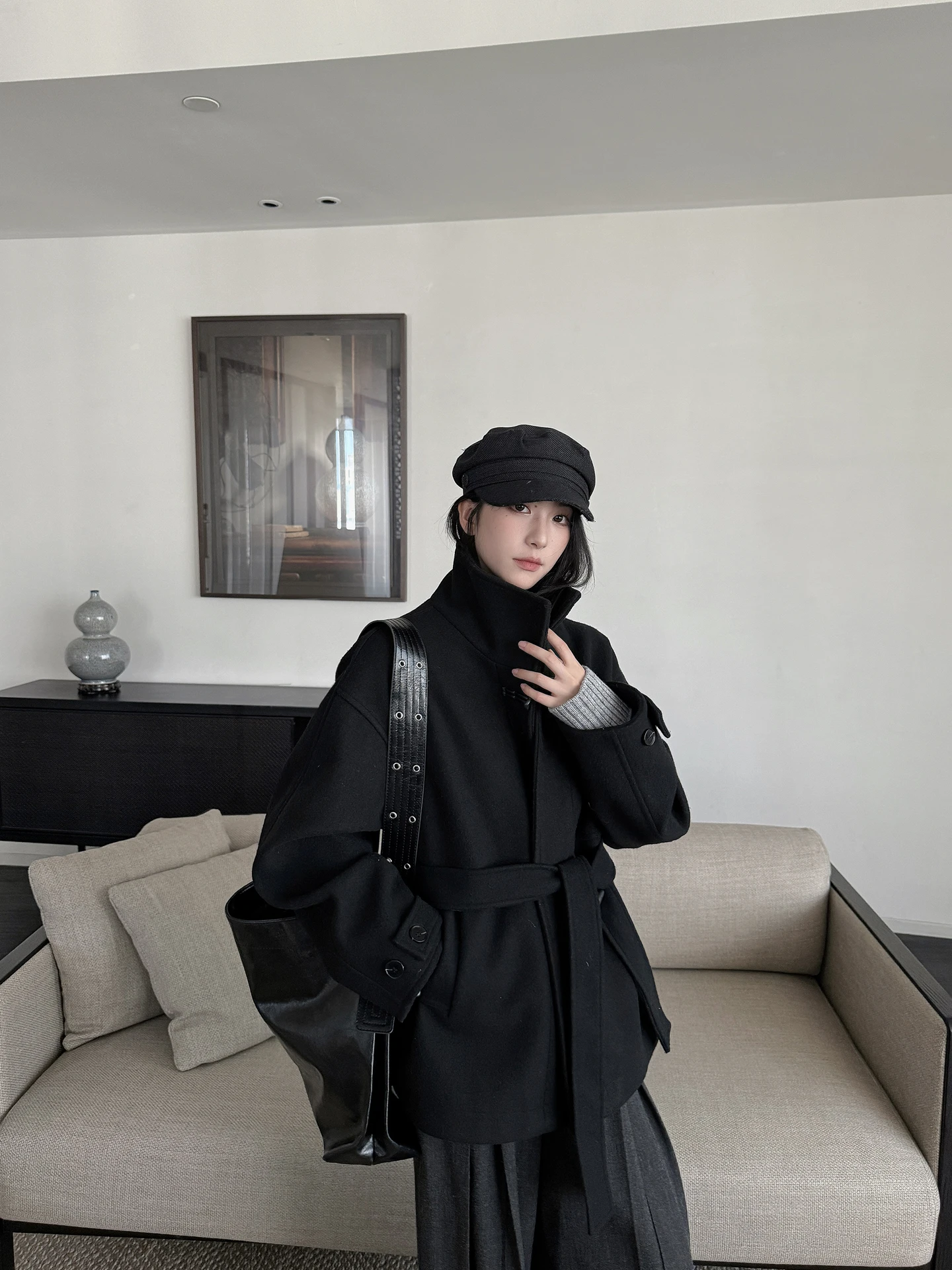 Женское шерстяное пальто SMBL RAIN в корейском стиле, черное, с воротником-стойкой, утепленное, осенне-зимняя модная верхняя одежда
Женское шерстяное пальто SMBL RAIN в корейском стиле, черное, с воротником-стойкой, утепленное, осенне-зимняя модная верхняя одежда