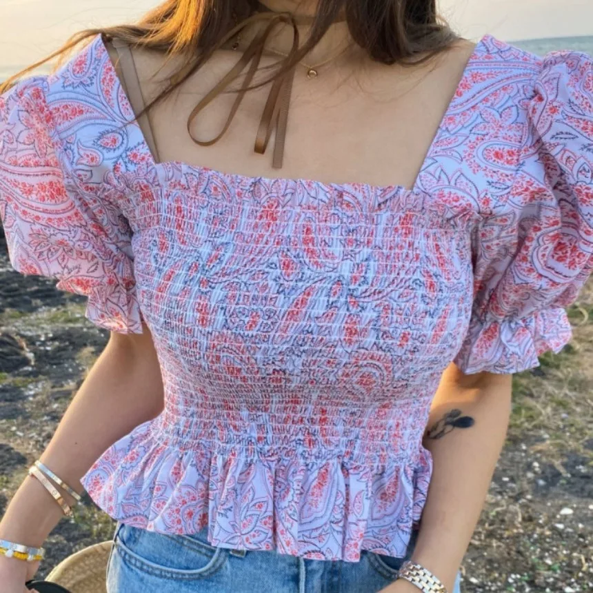 Summer New Style Women's Square Collar Pleated Floral Short Bubble Sleeve Chiffon Top Korean Style Spring Autumn Winter
Summer New Style Women's Square Collar Pleated Floral Short Bubble Sleeve Chiffon Top Korean Style Spring Autumn Winter