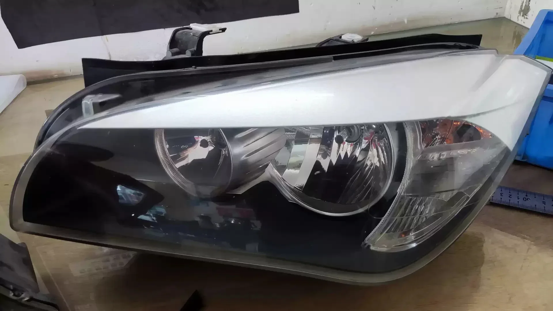 Автомобильные передние светодиодные фары дневного света DRL дальнего света для BMW X1 E84 2014
Автомобильные передние светодиодные фары дневного света DRL дальнего света для BMW X1 E84 2014