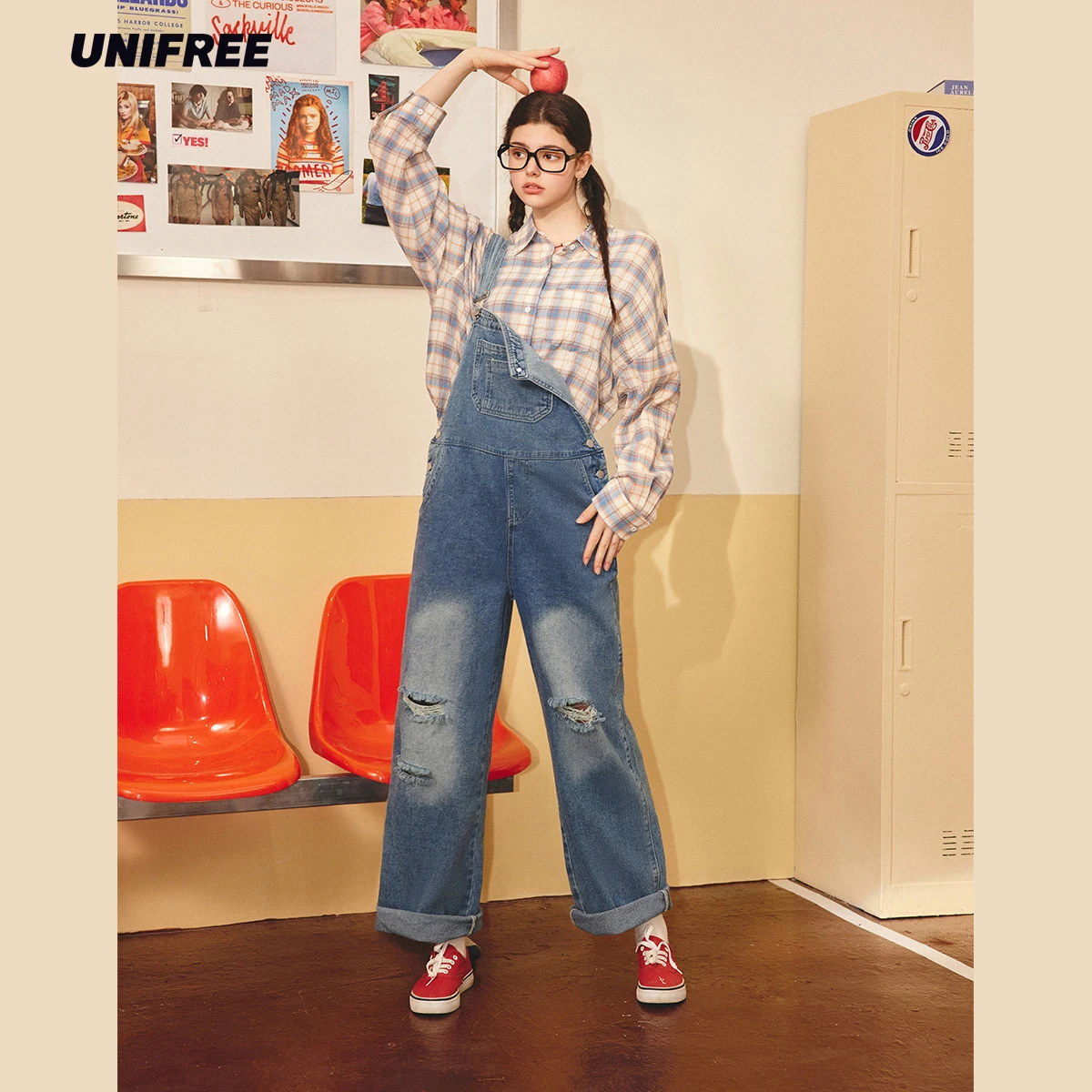 UNIFREE Strap Jeans Pants for Women Washed Retro Break Hole Straight Leg Women's Jeans Streetwear Fashion Baggy Jeans
UNIFREE Strap Jeans Pants for Women Washed Retro Break Hole Straight Leg Women's Jeans Streetwear Fashion Baggy Jeans