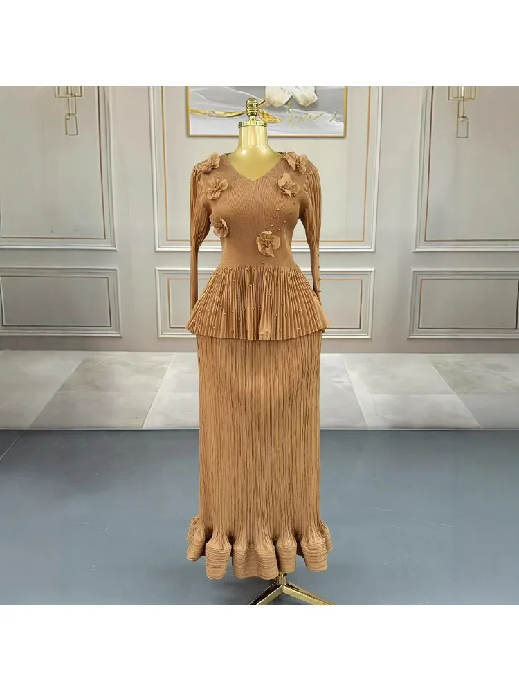 Комплект из жаккардового топа и юбки с длинными рукавами Miyake, высококачественное плиссированное облегающее платье с бусинами для ногтей, комплект из двух предметов с полуюбкой
Комплект из жаккардового топа и юбки с длинными рукавами Miyake, высококачественное плиссированное облегающее платье с бусинами для ногтей, комплект из двух предметов с полуюбкой