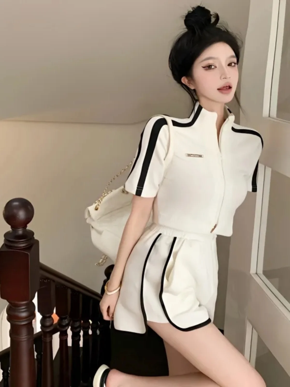 High Waist Short Sports Shorts Set Women's Casual Fashionable Two-Piece Set Street Style Sweet And Spicy Wind Summer Collection
High Waist Short Sports Shorts Set Women's Casual Fashionable Two-Piece Set Street Style Sweet And Spicy Wind Summer Collection
