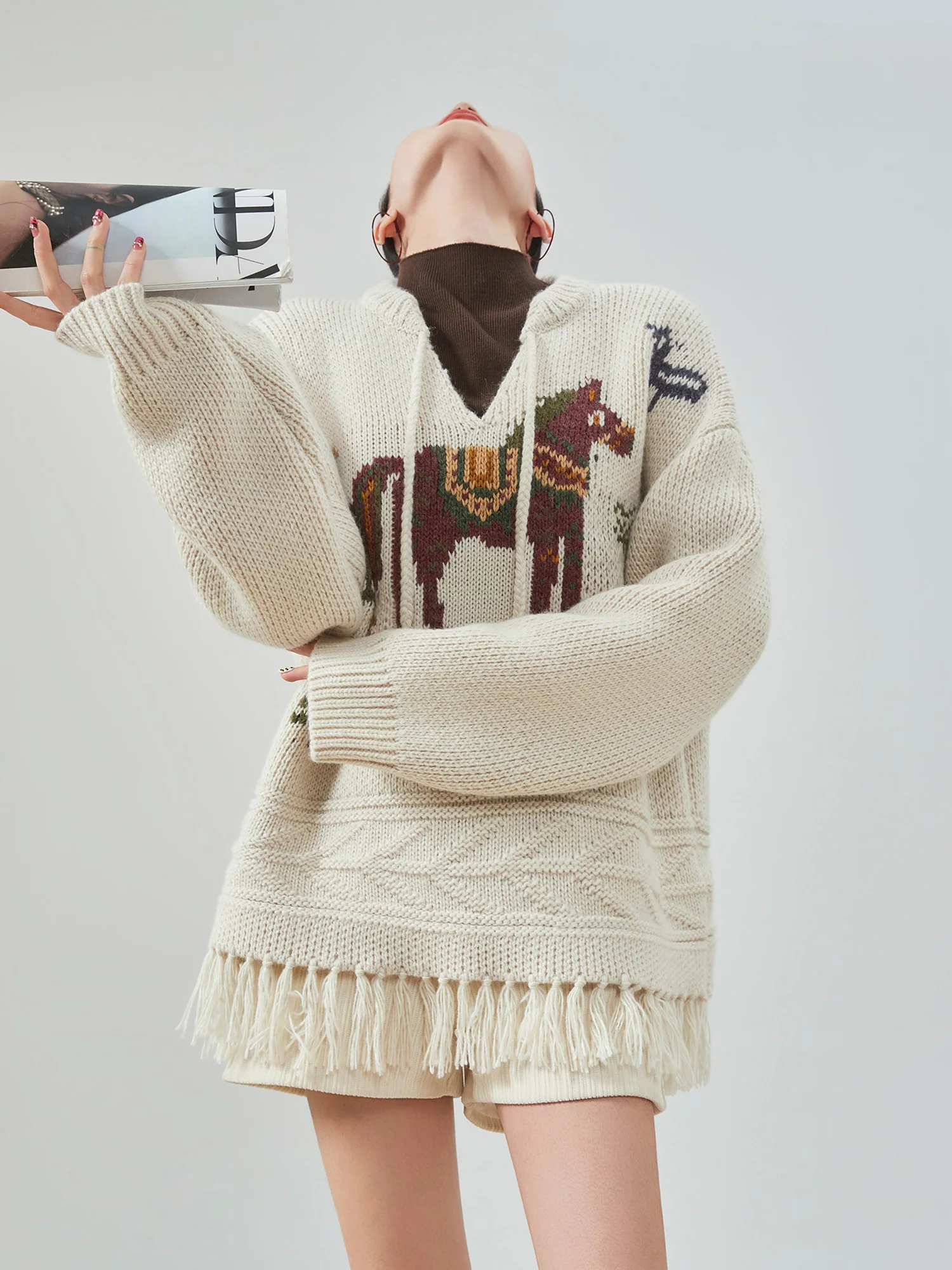 Вязаный свитер в стиле панк для женщин, ретро, свободный крой, с бахромой, драпировкой, теплый зимний длинный свитер с круглым вырезом
Вязаный свитер в стиле панк для женщин, ретро, свободный крой, с бахромой, драпировкой, теплый зимний длинный свитер с круглым вырезом