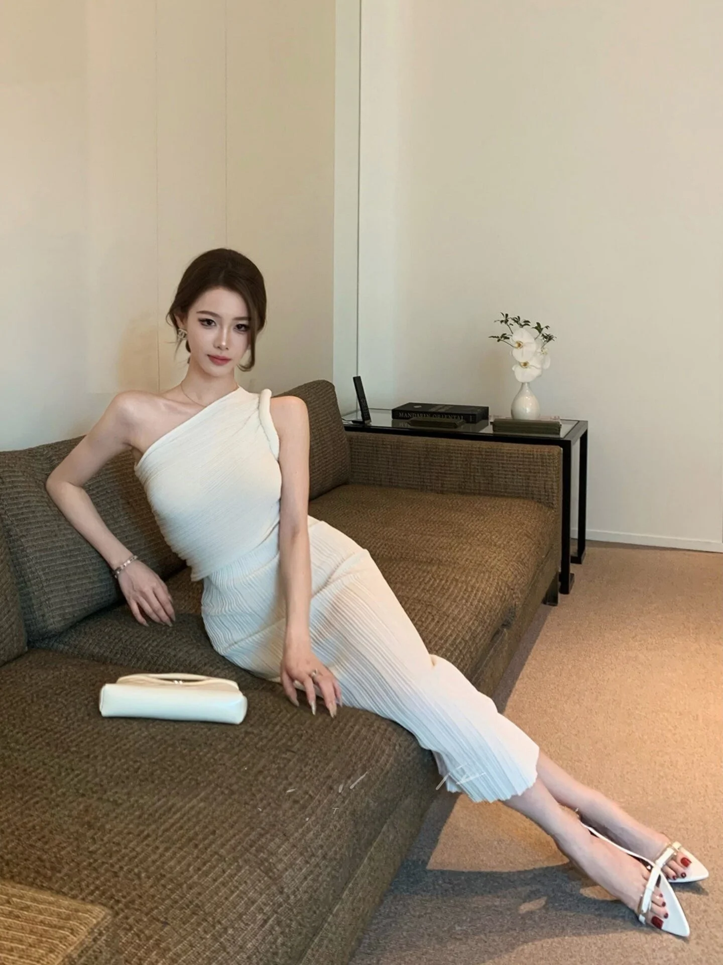 Sexy Vacation Style Dress Set Women's Slant Collar Shoulder Bared Vest Top Hip Covering Half Skirt Two Piece Set Summer Fashion
Sexy Vacation Style Dress Set Women's Slant Collar Shoulder Bared Vest Top Hip Covering Half Skirt Two Piece Set Summer Fashion