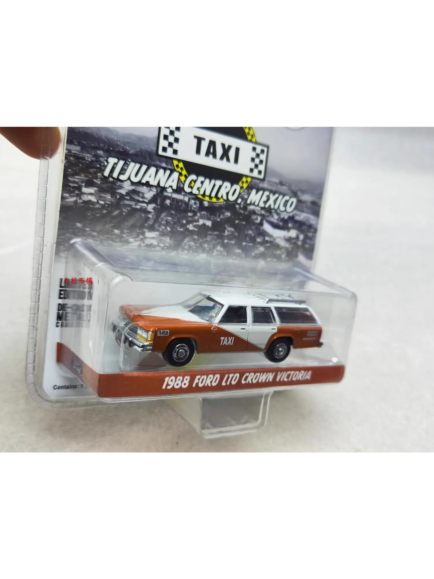 1:64 1988 Ford LTD Travel Edition Taxi 30026 Усовершенствованная коллекционная модель автомобиля
1:64 1988 Ford LTD Travel Edition Taxi 30026 Усовершенствованная коллекционная модель автомобиля