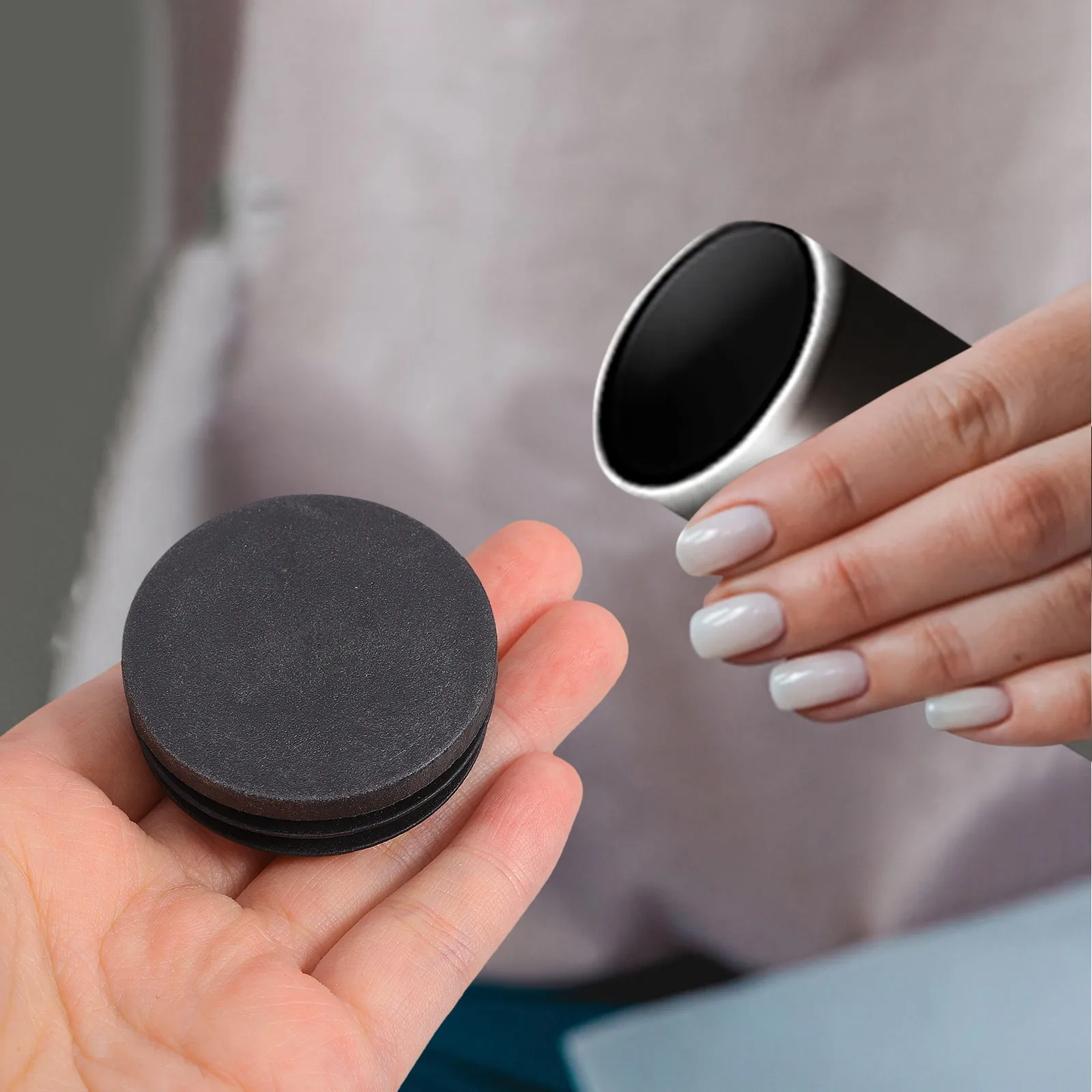 4Pcs Black Round Plastic Hole Plugs for Furniture Legs Desks Chairs Tubing Ends Seamless Aesthetic Finish Versatile Floor
4Pcs Black Round Plastic Hole Plugs for Furniture Legs Desks Chairs Tubing Ends Seamless Aesthetic Finish Versatile Floor