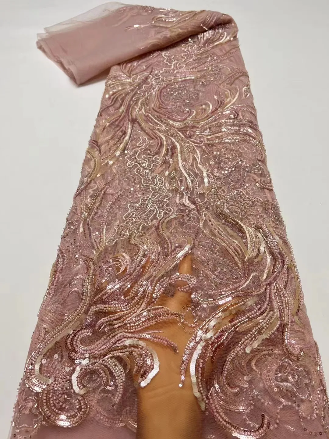 Latest High Quality Elegant Classic Embroidered Beaded Lace African French Mesh Sequin Lace Fabric For Wedding Dress
Latest High Quality Elegant Classic Embroidered Beaded Lace African French Mesh Sequin Lace Fabric For Wedding Dress