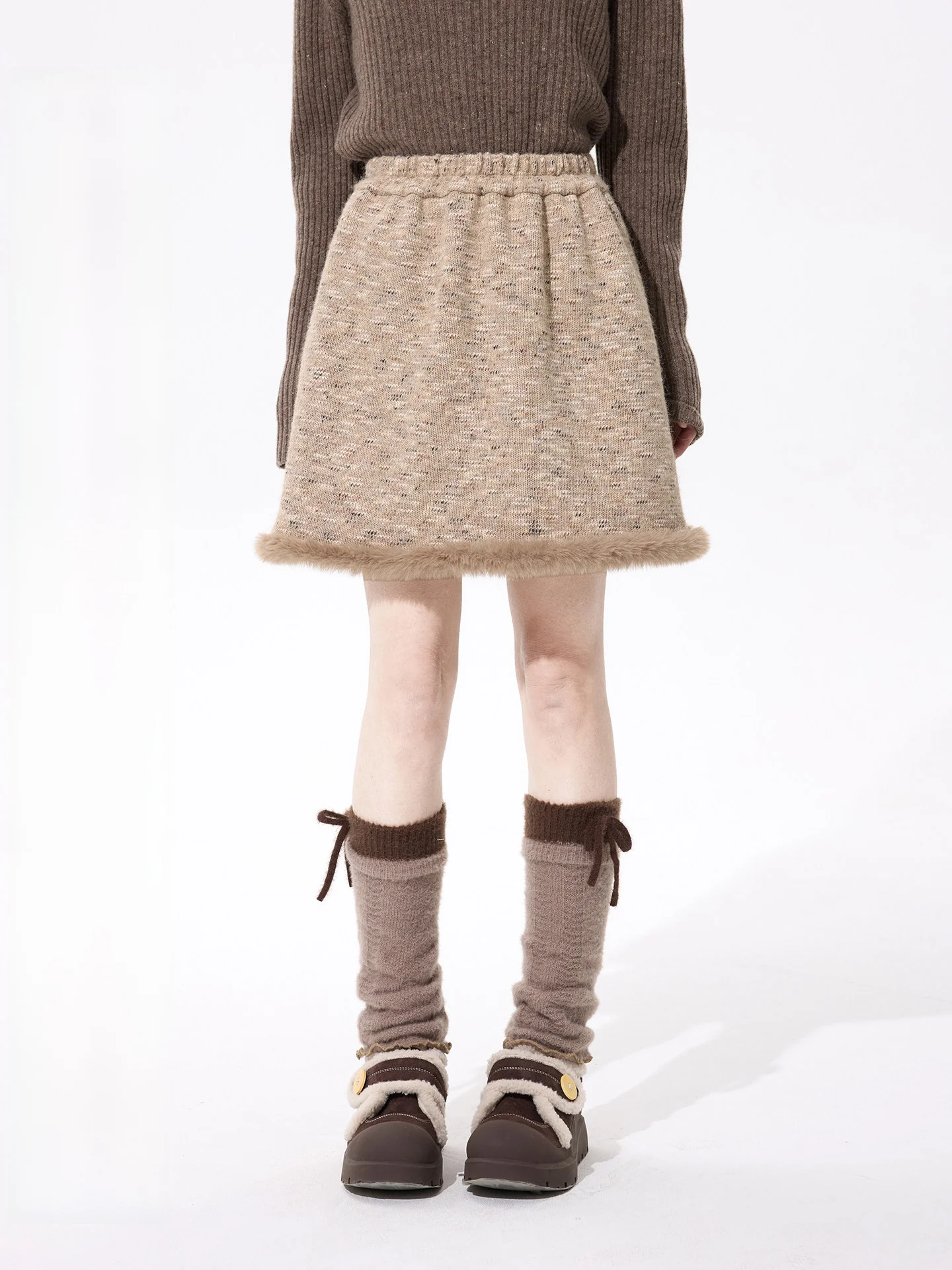 Трикотажная юбка Pancake Original Coffee Color с флисовой подкладкой, текстурированная, с вставками, А-силуэт, с высокой талией, из эластичного волокна
Трикотажная юбка Pancake Original Coffee Color с флисовой подкладкой, текстурированная, с вставками, А-силуэт, с высокой талией, из эластичного волокна